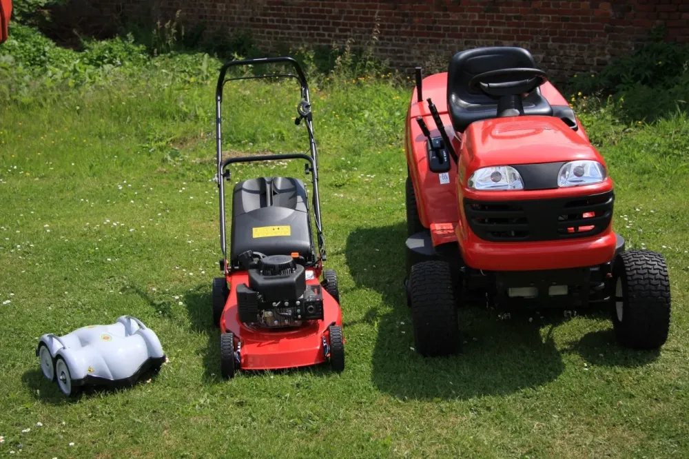 Motoculture près de Bazouges-la-Pérouse
