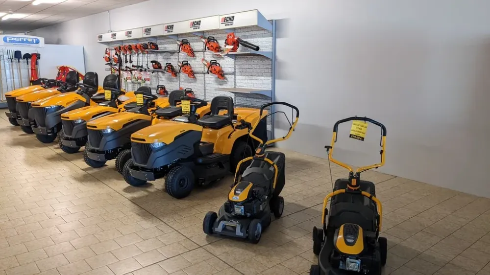 Tondeuse et tracteur